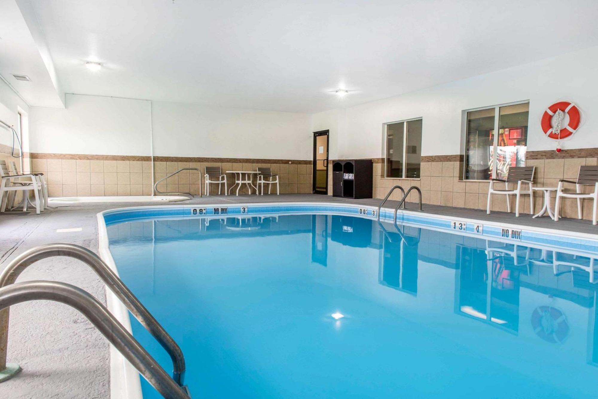 Quality Inn & Suites Anderson I-69 Экстерьер фото