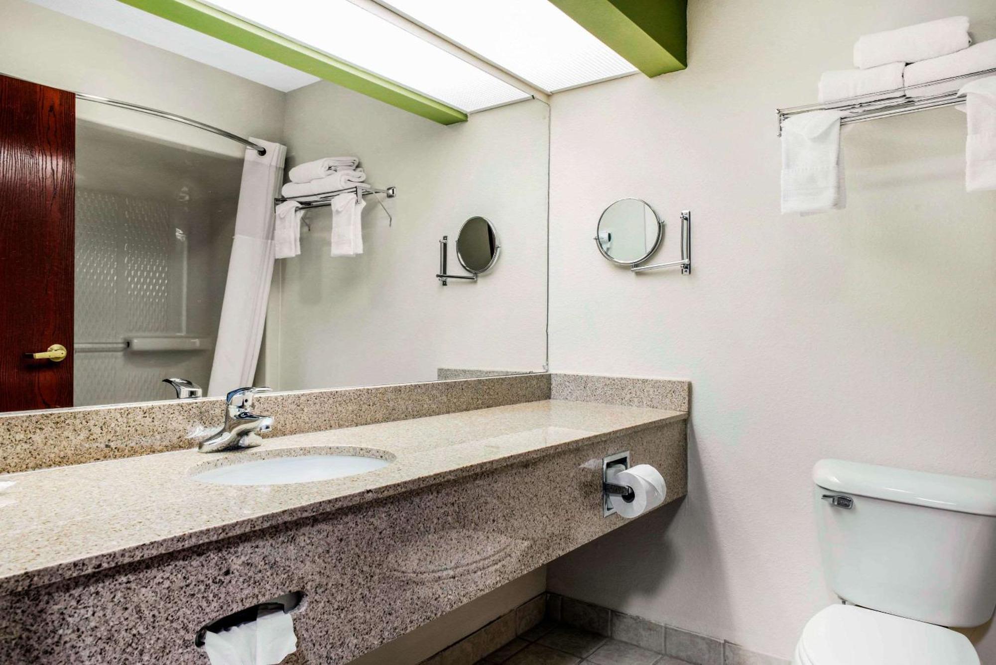Quality Inn & Suites Anderson I-69 Экстерьер фото